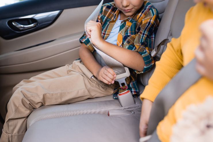 Cinture di sicurezza in auto: regole e sanzioni per chi non le indossa