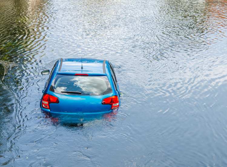 Rimborso del bollo auto per i veicoli colpiti da alluvione - fonte stock.adobe - autoruote4x4.com