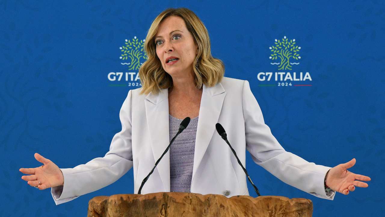 La presidente del consiglio Giorgia Meloni - fonte Ansa Foto - autoruote4x4.com