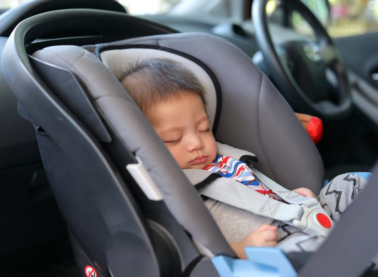 Bambini, l'obbligo di seggiolino - fonte Ansa Foto - autoruote4x4.com