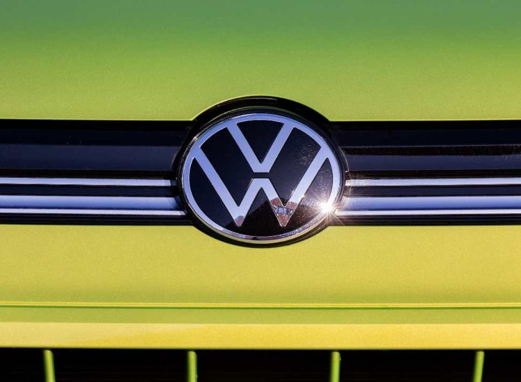 Il logo di un'auto Volkswagen - fonte stock.adobe - autoruote4x4.com