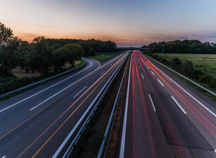 Un tratto dell'autostrada in Svezia - fonte Corporate+ - autoruote4x4.com