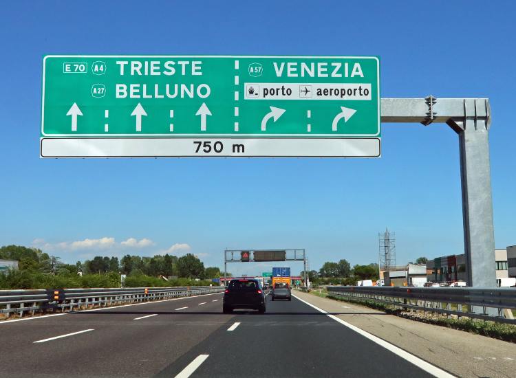 Autostrada, ora spuntano anche qui gli autovelox - fonte depositphotos.com - autoruote4x4.com