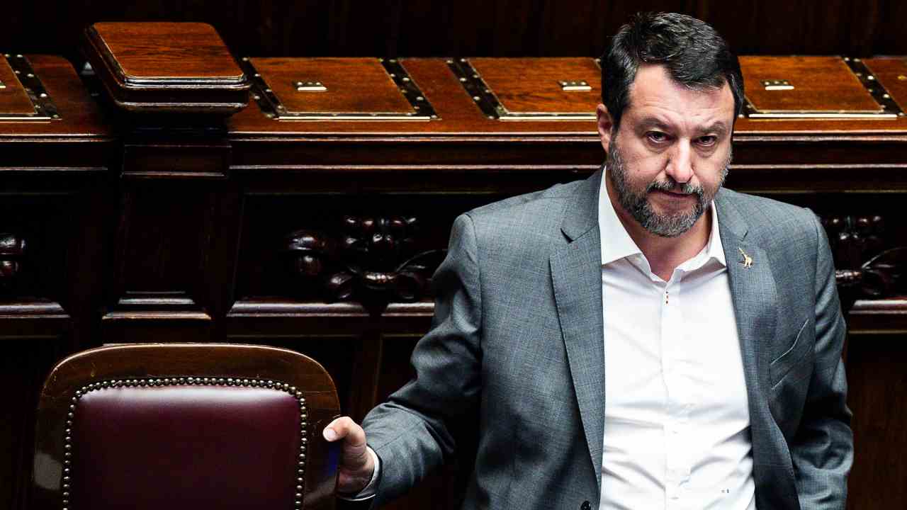 Il ministro delle infrastrutture e dei trasporti Matteo Salvini - fonte Ansa Foto - autoruote4x4.com