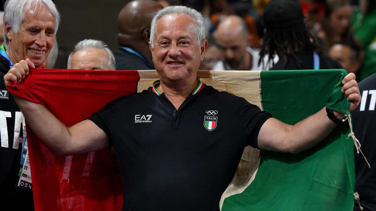 L'allenatore della nazionale di pallavolo Julio Velasco - fonte Ansa Foto - autoruote4x4.com