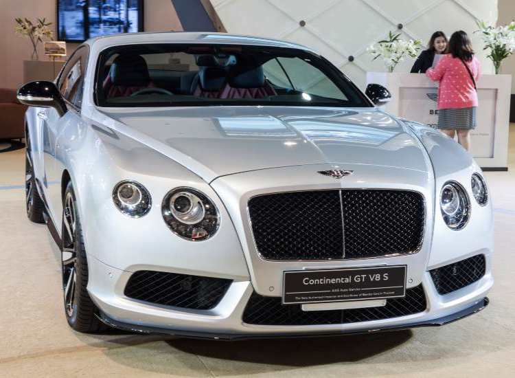 Una Bentley Continental GT in esposizione - fonte depositphotos.com - autoruote4x4.com