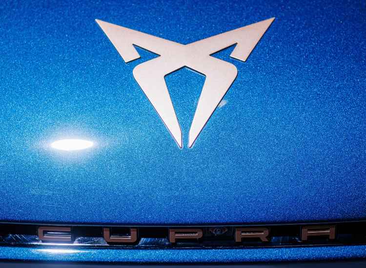 Il logo di un'auto Cupra - fonte Ansa Foto - autoruote4x4.com