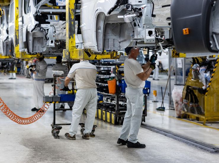 Fiat in crisi? Gli stabilimenti fermano la produzione